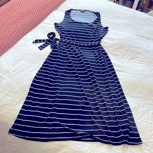 Jones New York navy and white striped maxi dress size 8